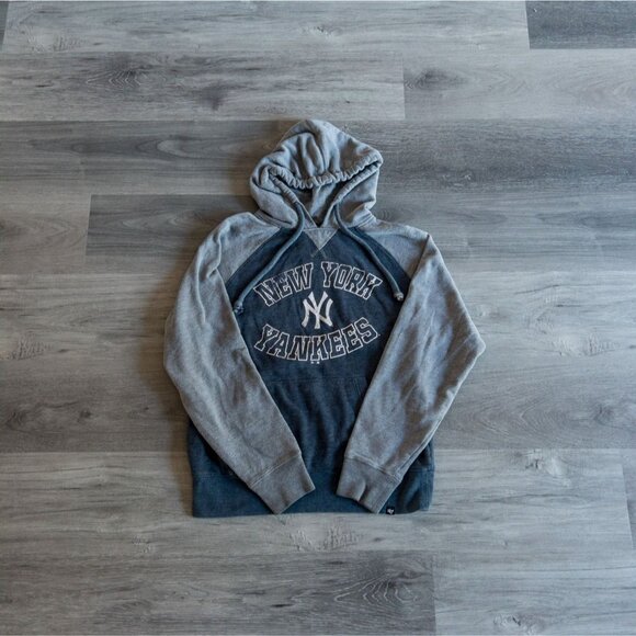 New York Yankees Gray & Navy Hoodie By 47 Medium - Picture 1 of 4